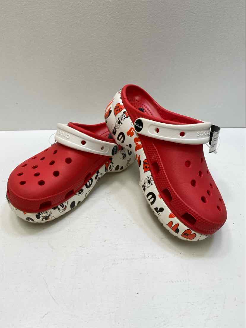 crocs 7 Casual Shoes
