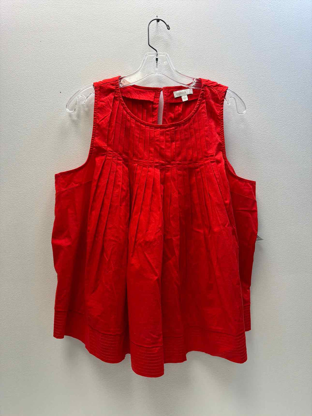 CROWN & IVY Size L Blouse