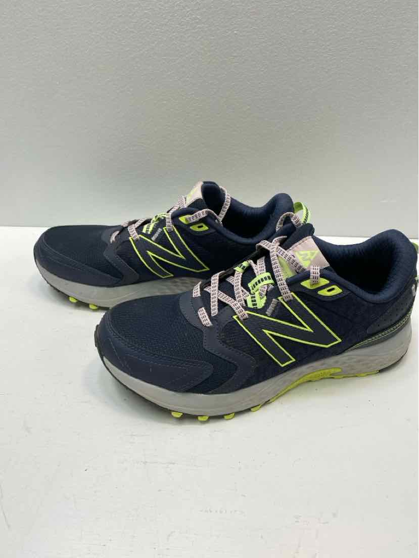 New Balance 9.5 Sneakers