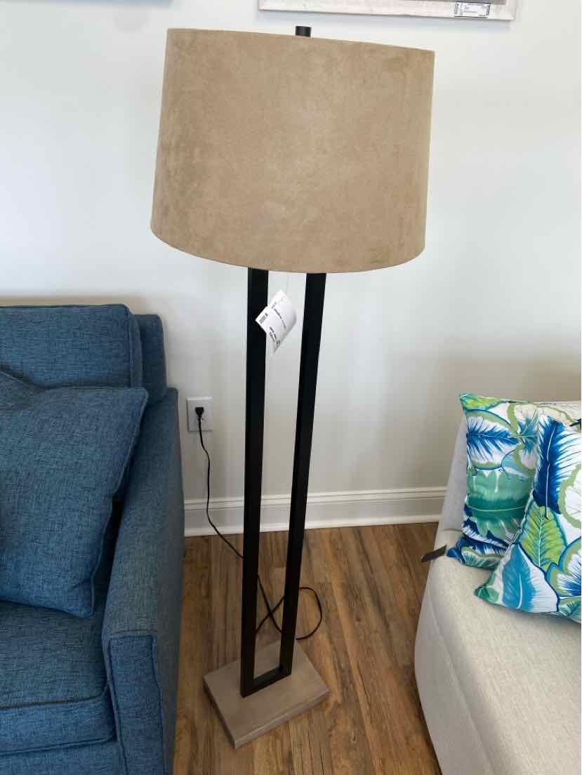 Floor lamp