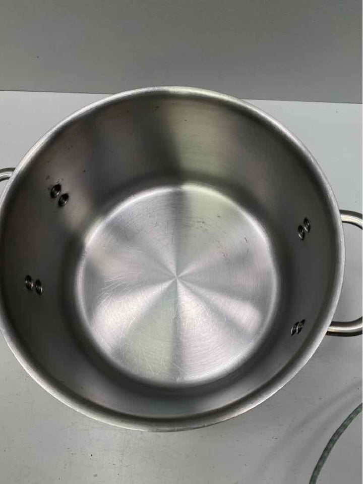 Calphalon stock pot